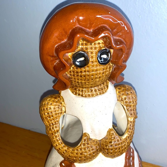 Folk Art Eleanor Ceramic Pottery Utensil Holder Button Women Mama Kitchen Figure - Picture 2 of 6